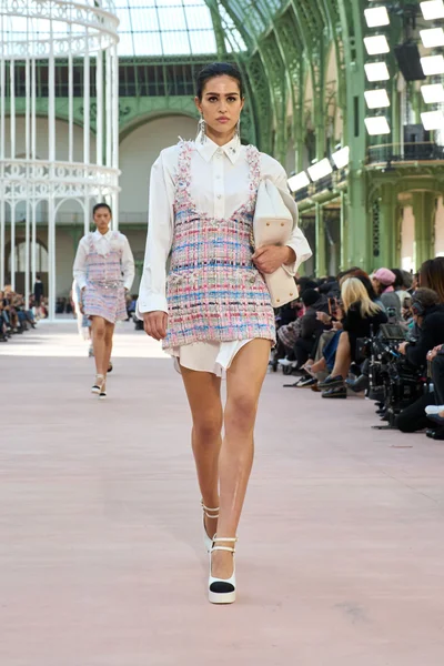 Look 28